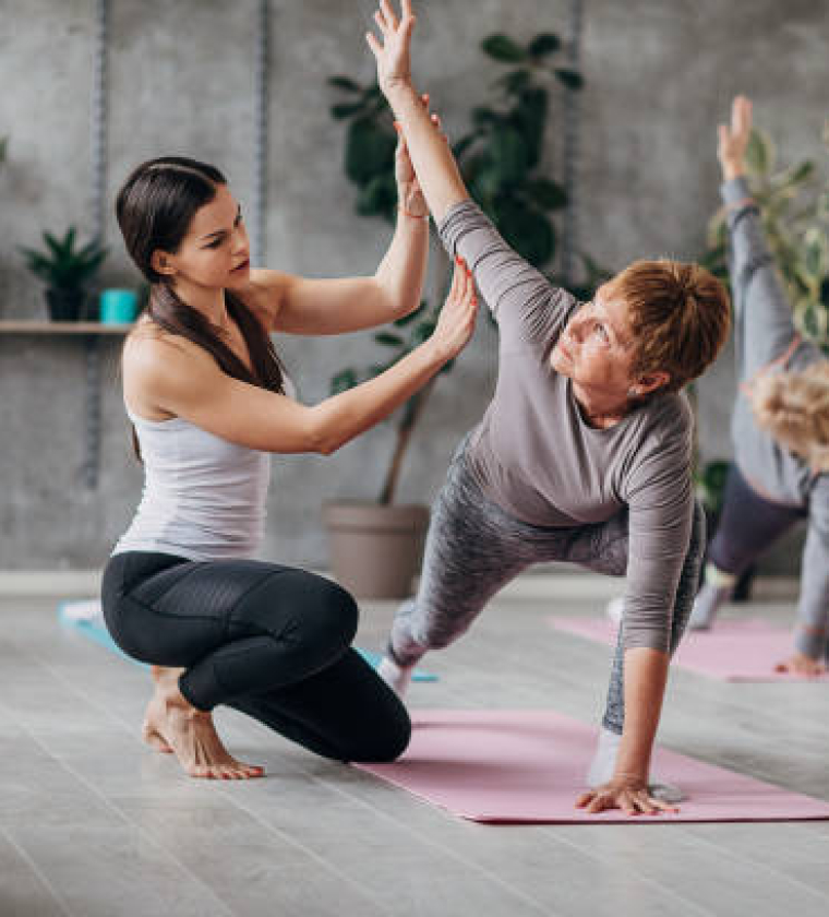 HUẬN LUYỆN VIÊN TRÁI TÁO ĐỎ