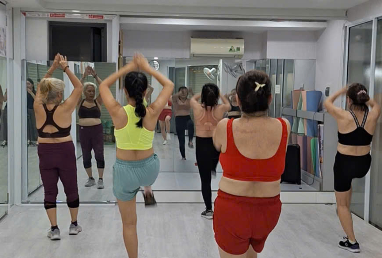 AEROBIC TRÁI TÁO ĐỎ